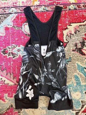 Betty Designs Kona Black Floral-Print Women's Cycling Bib Shorts Small